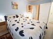 Schlafzimmer mit Doppelbett